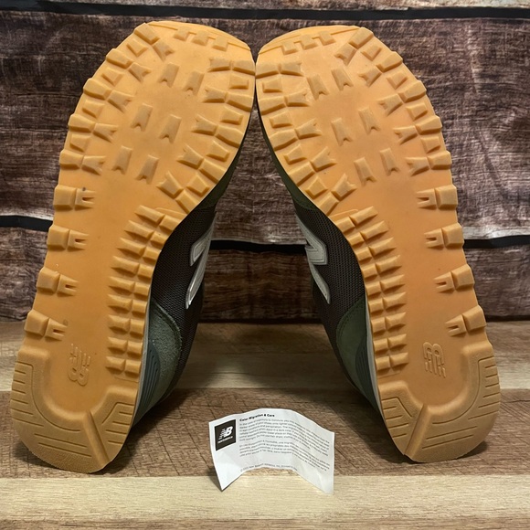 New Balance Olive Green Retro Running Shoes - Picture 7 of 9